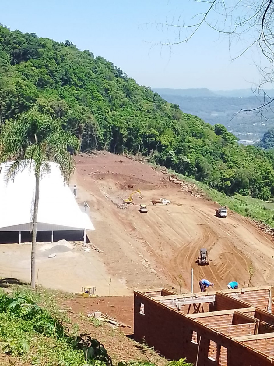 Terraplanagem no Morro Stumm entra em fase de conclusão