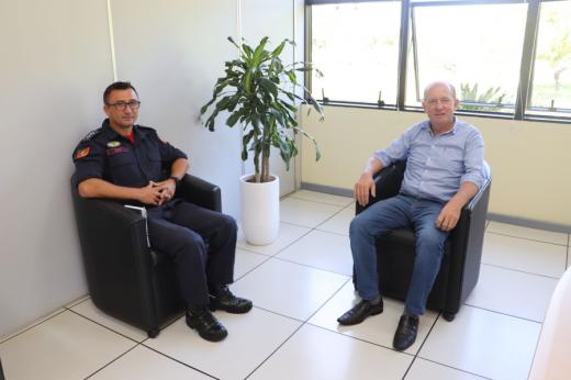 Prefeito Municipal recebe visita do novo Comandante do Corpo de Bombeiros de Ivoti