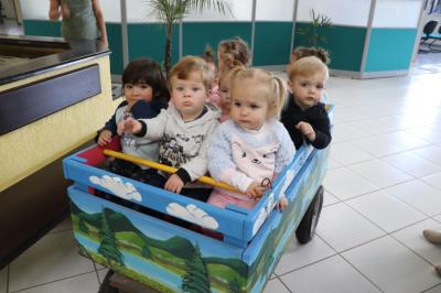 Mini Turistas fazem passeio e visitam Prefeitura