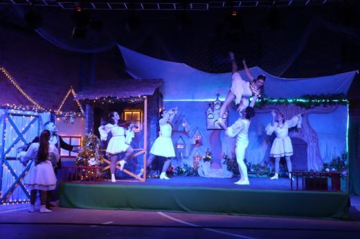 Teatro natalino encantou a comunidade no Rinco da Serra