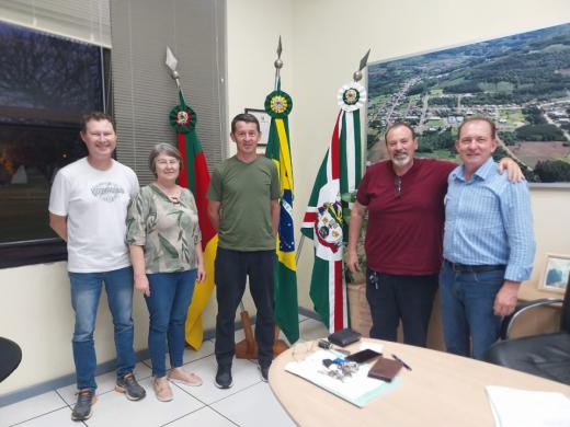 Vem a: 1 Encontro de Carros Antigos em Linha Nova